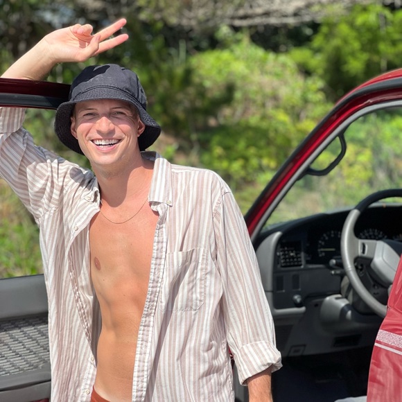 Meet your Posher, Matthew - Picture 1 of 1